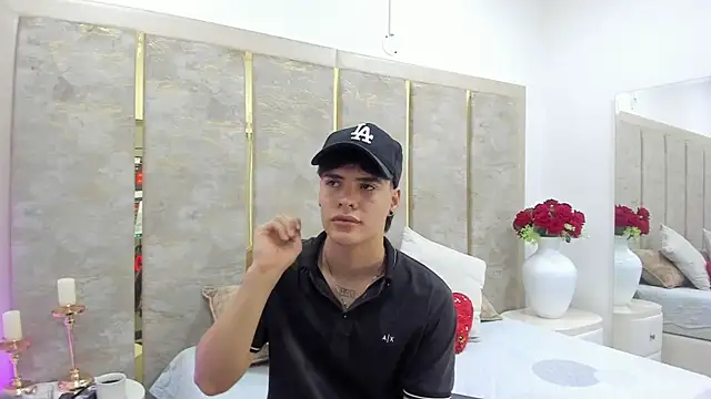 BenitoSaenz online show from 10-24-25, 11:39