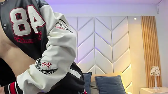 BenitoSaenz online show from 12-14-25, 04:01