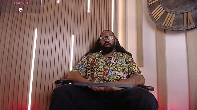 Snapshot of King_Malik chatting on 09-29-25, 01:27 King Malik online show from 09-29-25, 01:27