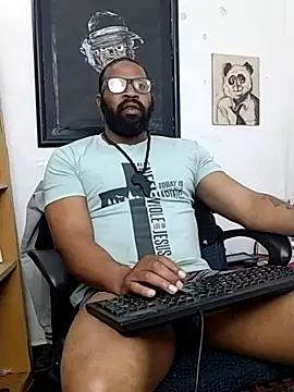 Snapshot of King_Malik chatting on 11-14-25, 04:00 King Malik online show from 11-14-25, 04:00