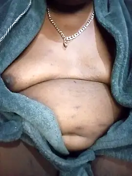 Snapshot of OnlyMoneyIwanT chatting on 02-01-26, 01:15 OnlyMoneyIwanT online show from 02-01-26, 01:15