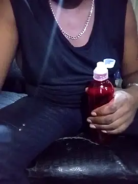 Snapshot of OnlyMoneyIwanT chatting on 02-25-26, 01:43 OnlyMoneyIwanT online show from 02-25-26, 01:43