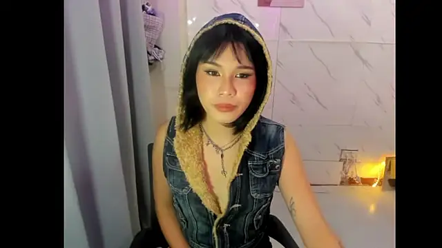 Its Ashleigh online show from 06-07-26, 02:59
