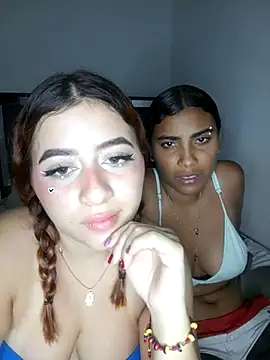 Snapshot of Chloe_Sky_love chatting on 09-27-25, 05:34 Chloe Sky love online show from 09-27-25, 05:34