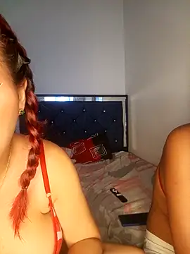 Snapshot of Chloe_Sky_love chatting on 11-15-25, 01:47 Chloe Sky love online show from 11-15-25, 01:47