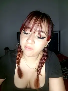 Snapshot of Chloe_Sky_love chatting on 12-20-25, 03:02 Chloe Sky love online show from 12-20-25, 03:02