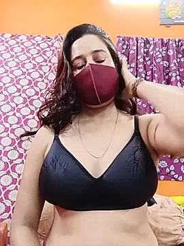 Hotpuja25 online show from 07-25-26, 06:16