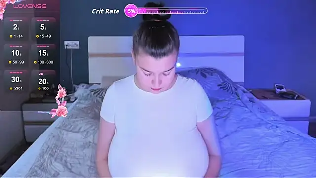 Snapshot of LinaElasm chatting on 11-18-25, 12:20 LinaElasm online show from 11-18-25, 12:20