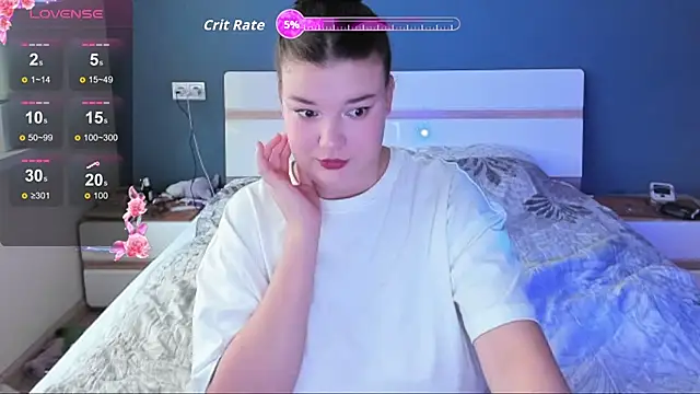 Snapshot of LinaElasm chatting on 11-19-25, 07:30 LinaElasm online show from 11-19-25, 07:30