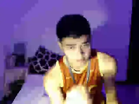 Snapshot of hot_asian01 chatting on 12-21-25, 06:04 hot asian01 online show from 12-21-25, 06:04