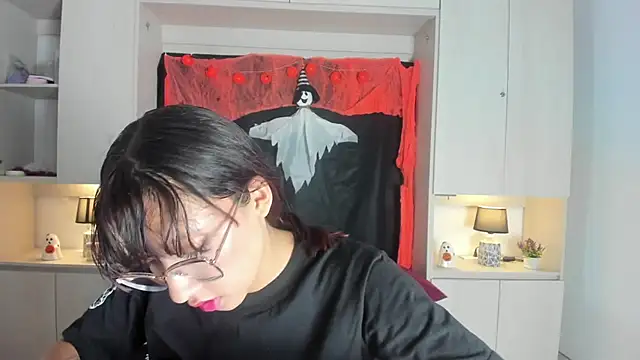 Snapshot of CamiGox chatting on 11-06-25, 07:37 CamiGox online show from 11-06-25, 07:37