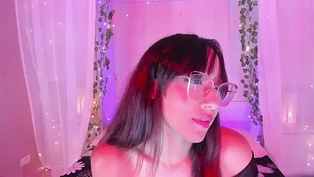 Snapshot of CamiGox chatting on 12-15-25, 07:40 CamiGox online show from 12-15-25, 07:40