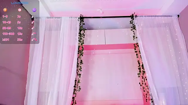 Snapshot of CamiGox chatting on 03-06-26, 04:09 CamiGox online show from 03-06-26, 04:09