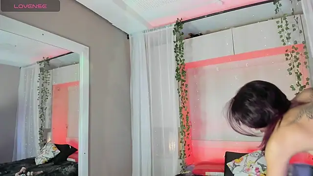 Snapshot of CamiGox chatting on 03-11-26, 04:07 CamiGox online show from 03-11-26, 04:07