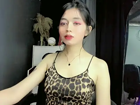 Snapshot of LexiLove chatting on 10-01-25, 12:11 LexiLove online show from 10-01-25, 12:11