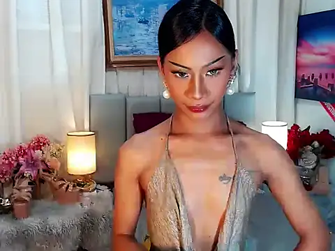 sassylatina online show from 11-13-25, 04:17