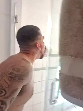 Snapshot of Cnutt310 chatting on 11-08-25, 10:41 Cnutt310 online show from 11-08-25, 10:41