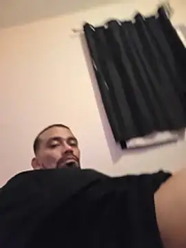 Snapshot of Cnutt310 chatting on 01-11-26, 04:50 Cnutt310 online show from 01-11-26, 04:50