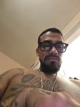 Snapshot of Cnutt310 chatting on 02-05-26, 12:15 Cnutt310 online show from 02-05-26, 12:15