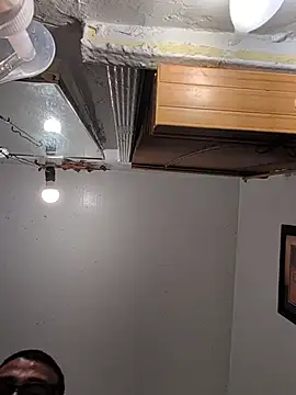 Snapshot of Cnutt310 chatting on 02-10-26, 01:53 Cnutt310 online show from 02-10-26, 01:53