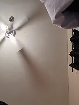 Snapshot of Cnutt310 chatting on 02-11-26, 09:25 Cnutt310 online show from 02-11-26, 09:25