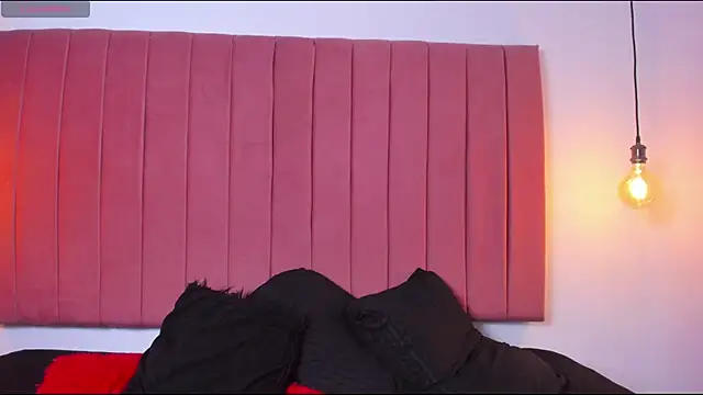 Snapshot of ana_foxi chatting on 11-25-25, 07:36 ana foxi online show from 11-25-25, 07:36