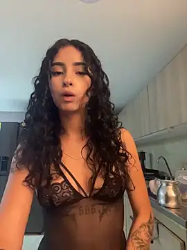 Snapshot of RosseMelody chatting on 05-25-26, 02:39 RosseMelody online show from 05-25-26, 02:39
