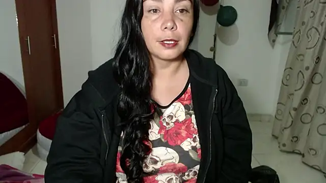 Snapshot of Vivian_milf_paint chatting on 09-13-25, 03:17 Vivian milf paint online show from 09-13-25, 03:17