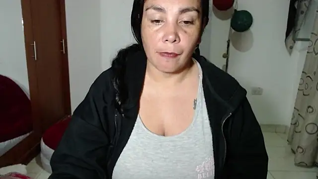 Snapshot of Vivian_milf_paint chatting on 09-16-25, 03:18 Vivian milf paint online show from 09-16-25, 03:18