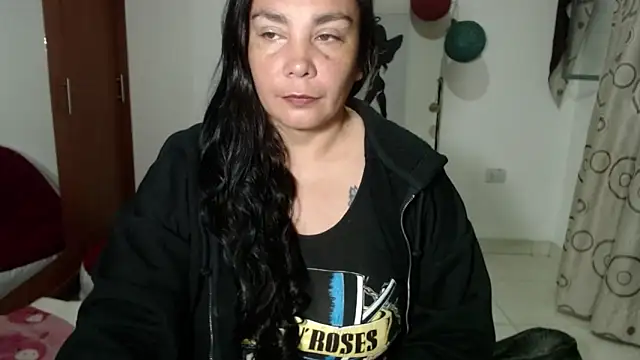 Snapshot of Vivian_milf_paint chatting on 09-18-25, 03:30 Vivian milf paint online show from 09-18-25, 03:30