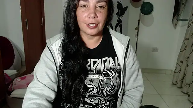 Snapshot of Vivian_milf_paint chatting on 09-23-25, 03:20 Vivian milf paint online show from 09-23-25, 03:20