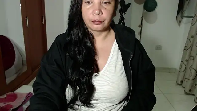 Snapshot of Vivian_milf_paint chatting on 09-25-25, 03:10 Vivian milf paint online show from 09-25-25, 03:10
