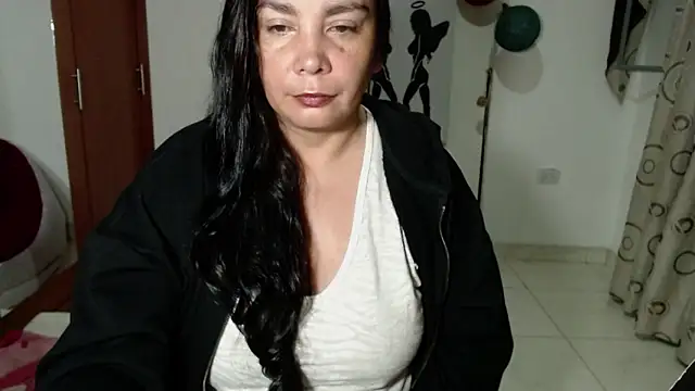 Snapshot of Vivian_milf_paint chatting on 10-03-25, 04:09 Vivian milf paint online show from 10-03-25, 04:09