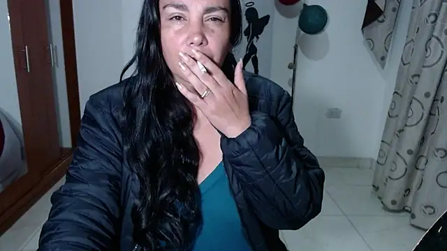 Snapshot of Vivian_milf_paint chatting on 10-22-25, 02:12 Vivian milf paint online show from 10-22-25, 02:12