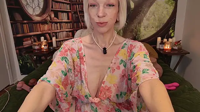 HaileeAtHome online show from 06-24-26, 05:01