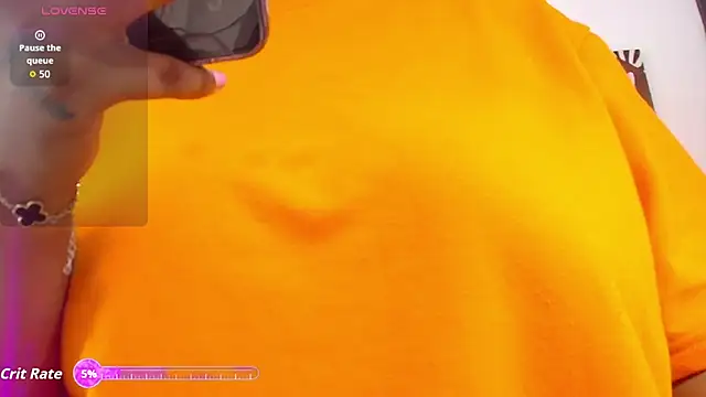 Snapshot of BarbaraGil1 chatting on 11-12-25, 07:24 BarbaraGil1 online show from 11-12-25, 07:24