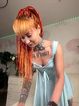 Snapshot of Lets_Fun chatting on 10-07-25, 11:35 Lets Fun online show from 10-07-25, 11:35