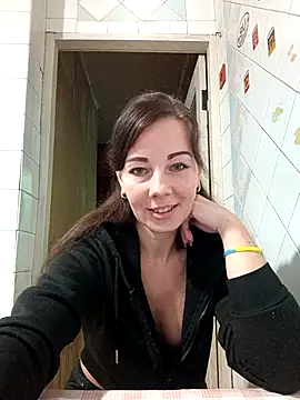 Snapshot of Adeline3302 chatting on 10-29-25, 01:57 Adeline3302 online show from 10-29-25, 01:57