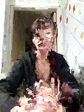 Snapshot of Adeline3302 chatting on 11-12-25, 01:33 Adeline3302 online show from 11-12-25, 01:33