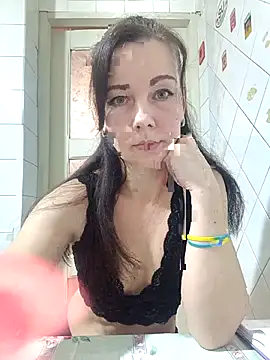 Snapshot of Adeline3302 chatting on 03-12-26, 07:31 Adeline3302 online show from 03-12-26, 07:31