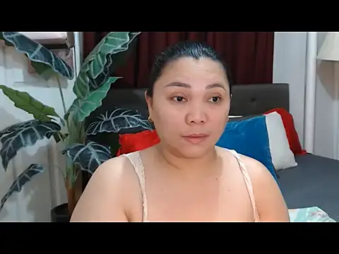 Snapshot of MarielRose143 chatting on 09-17-25, 05:53 MarielRose143 online show from 09-17-25, 05:53