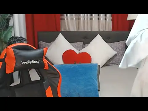 MarielRose143 online show from 06-17-26, 07:26