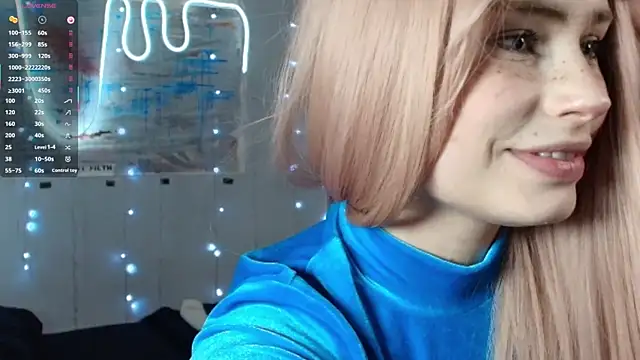 Snapshot of PieraMarch chatting on 09-19-25, 07:03 PieraMarch online show from 09-19-25, 07:03