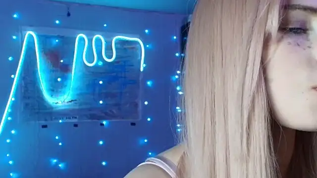 Snapshot of PieraMarch chatting on 09-21-25, 07:59 PieraMarch online show from 09-21-25, 07:59