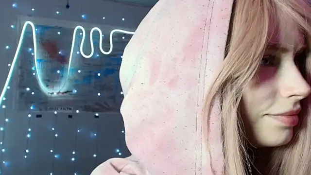 Snapshot of PieraMarch chatting on 10-03-25, 06:05 PieraMarch online show from 10-03-25, 06:05