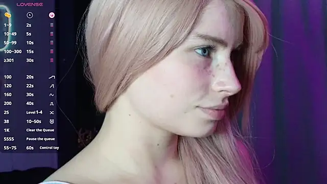 Snapshot of PieraMarch chatting on 10-10-25, 07:35 PieraMarch online show from 10-10-25, 07:35