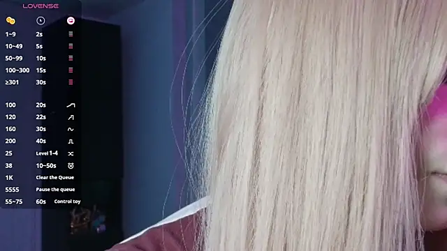 Snapshot of PieraMarch chatting on 10-12-25, 06:51 PieraMarch online show from 10-12-25, 06:51