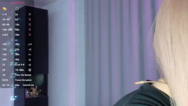 Snapshot of PieraMarch chatting on 10-20-25, 07:47 PieraMarch online show from 10-20-25, 07:47