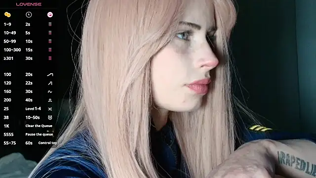 Snapshot of PieraMarch chatting on 11-26-25, 07:15 PieraMarch online show from 11-26-25, 07:15