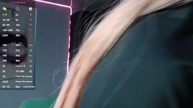 Snapshot of PieraMarch chatting on 12-15-25, 08:13 PieraMarch online show from 12-15-25, 08:13